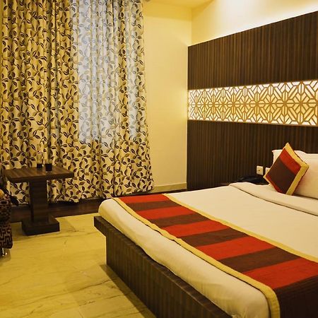 Hotel Goyal Palace Джапур Экстерьер фото
